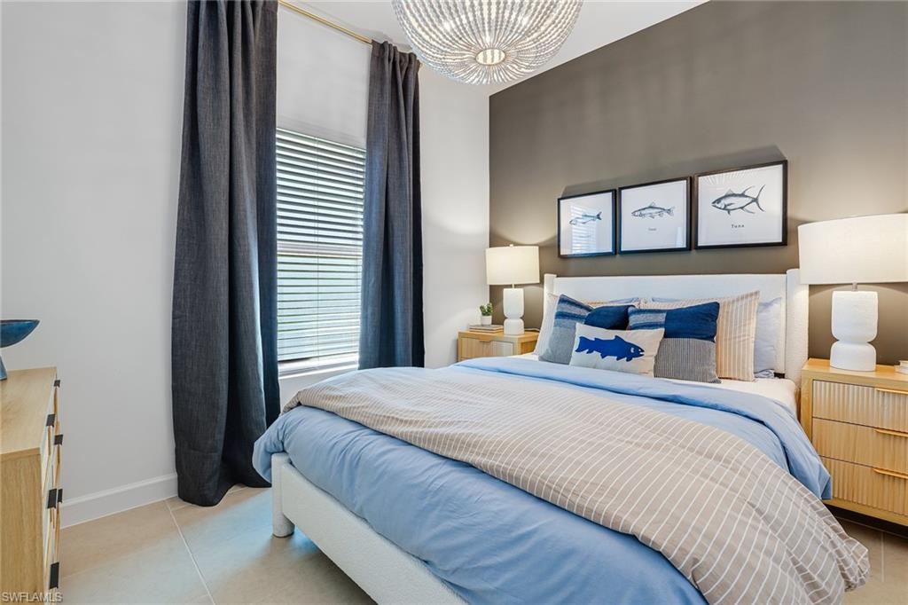 HAMPTON LAKES - Residential