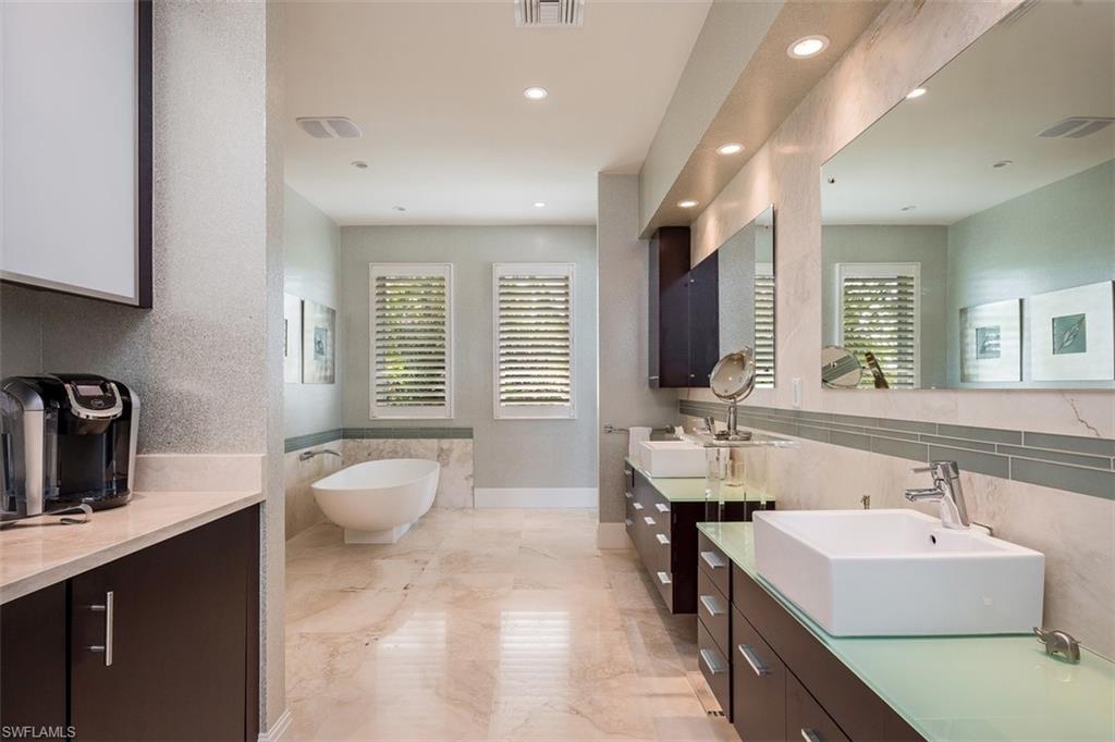 ROYAL HARBOR - Residential