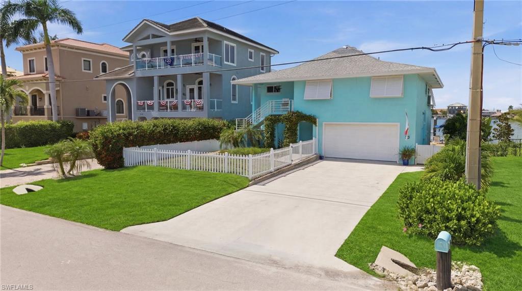 23 W Pelican ST