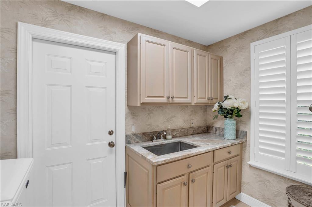 TROON LAKES - Residential