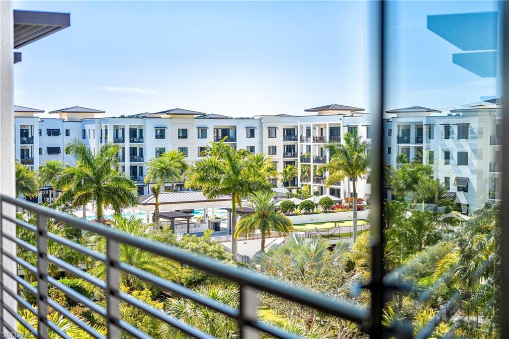 ELEVEN ELEVEN CENTRAL - Residential