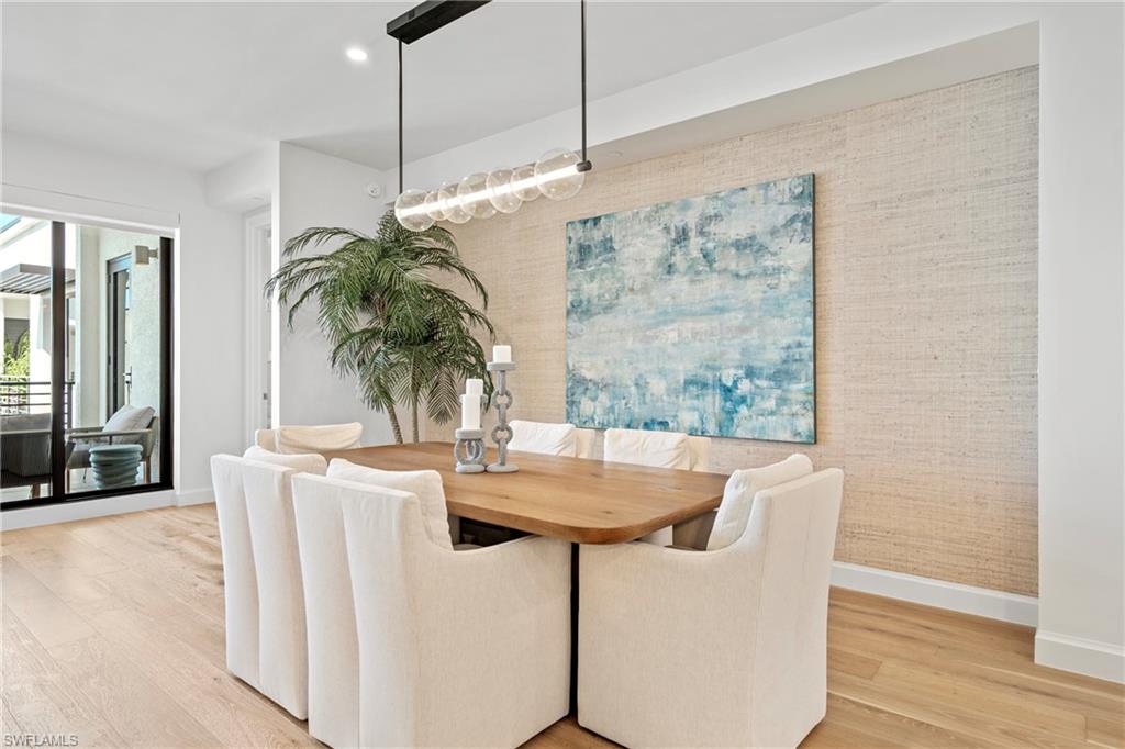 ELEVEN ELEVEN CENTRAL - Residential