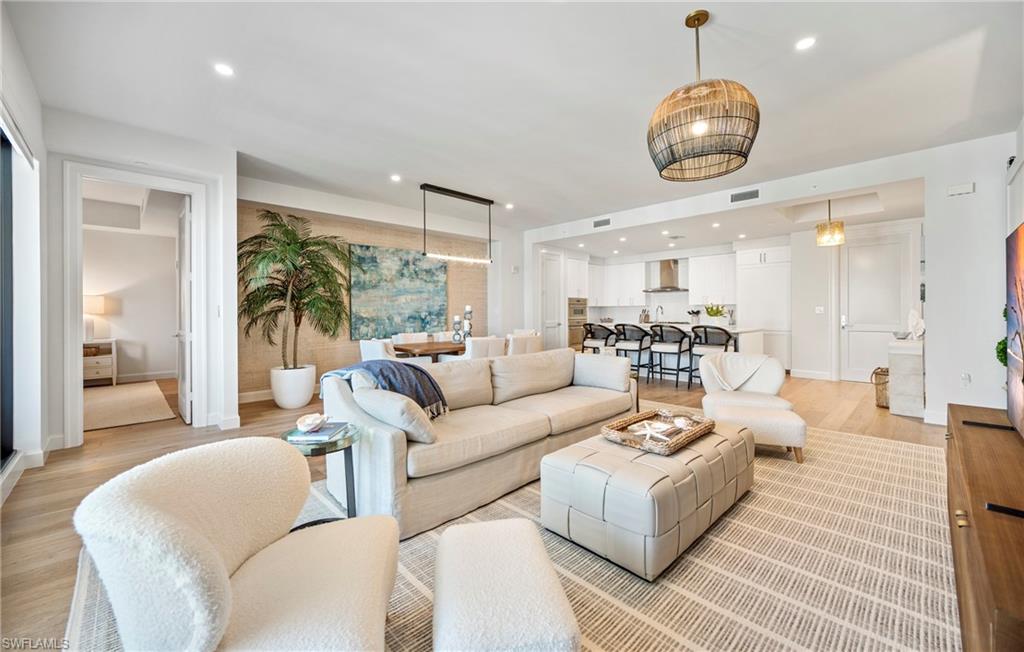 ELEVEN ELEVEN CENTRAL - Residential