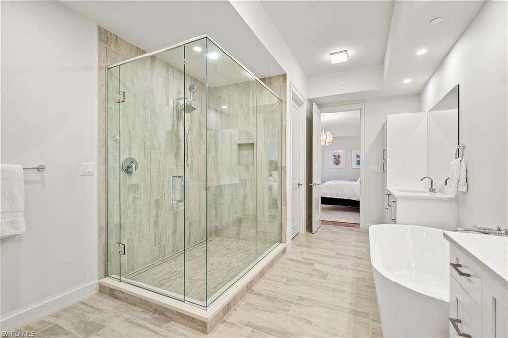 ELEVEN ELEVEN CENTRAL - Residential