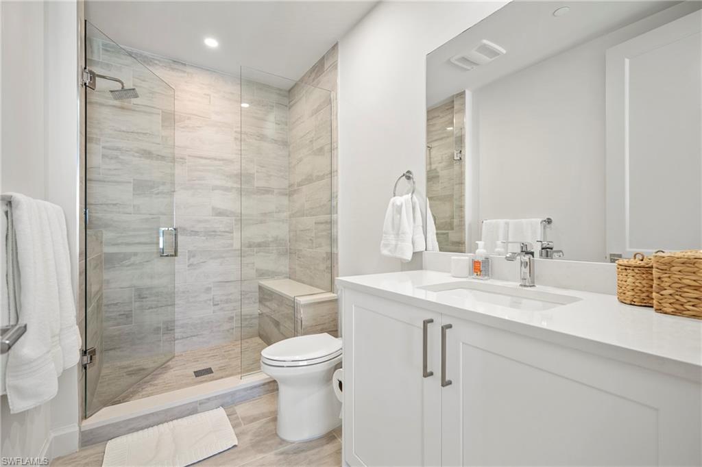 ELEVEN ELEVEN CENTRAL - Residential