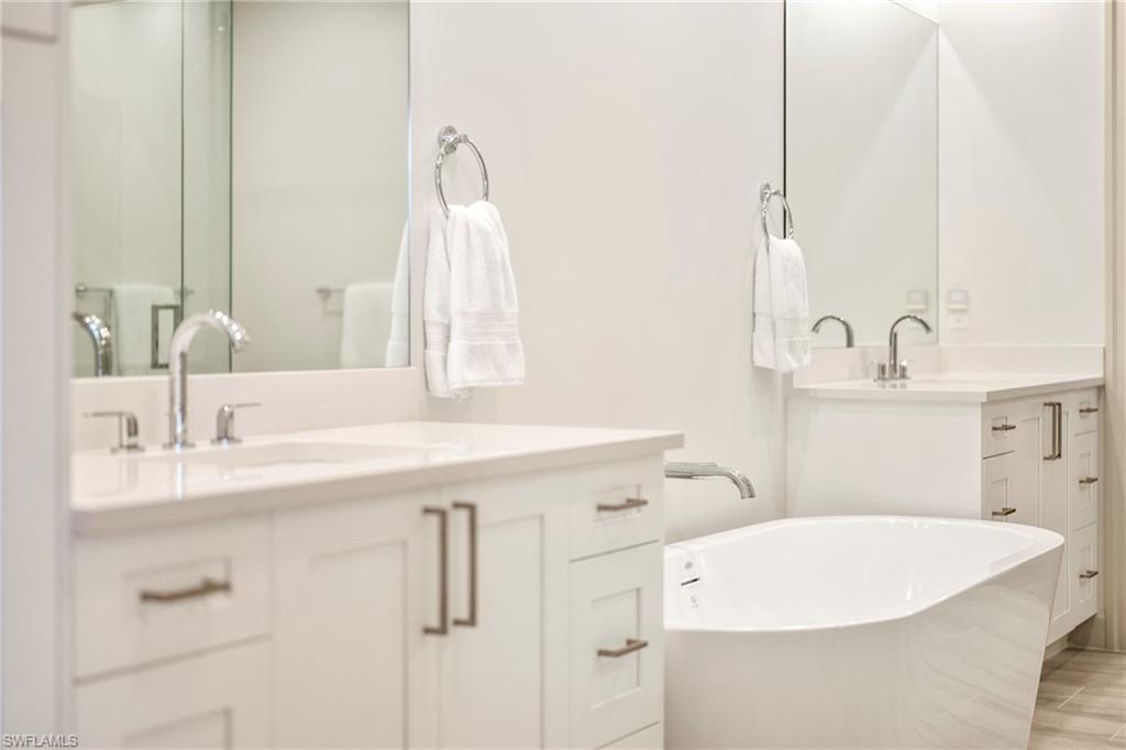 ELEVEN ELEVEN CENTRAL - Residential