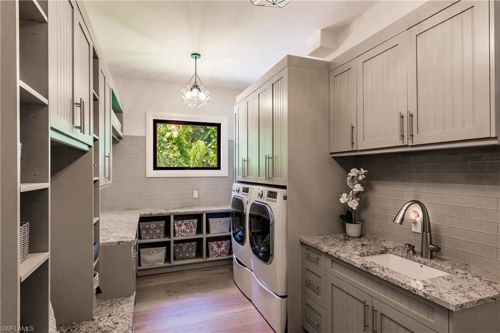 PINE RIDGE - Residential