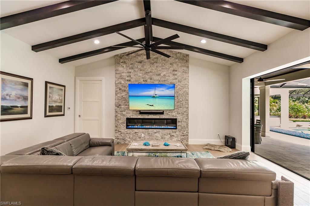 PINE RIDGE - Residential