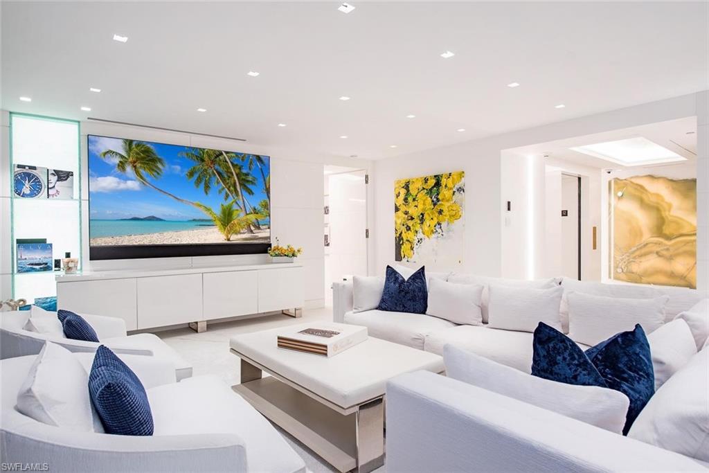 8665 BAY COLONY DR 1202