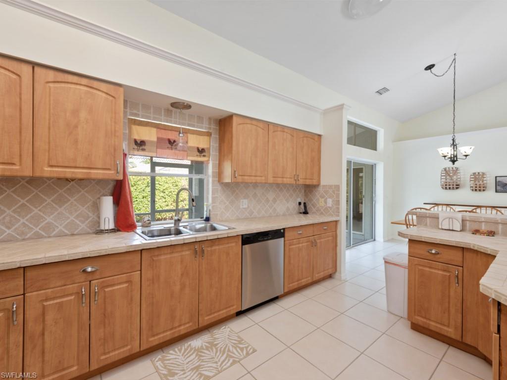 MARCO BEACH - Residential