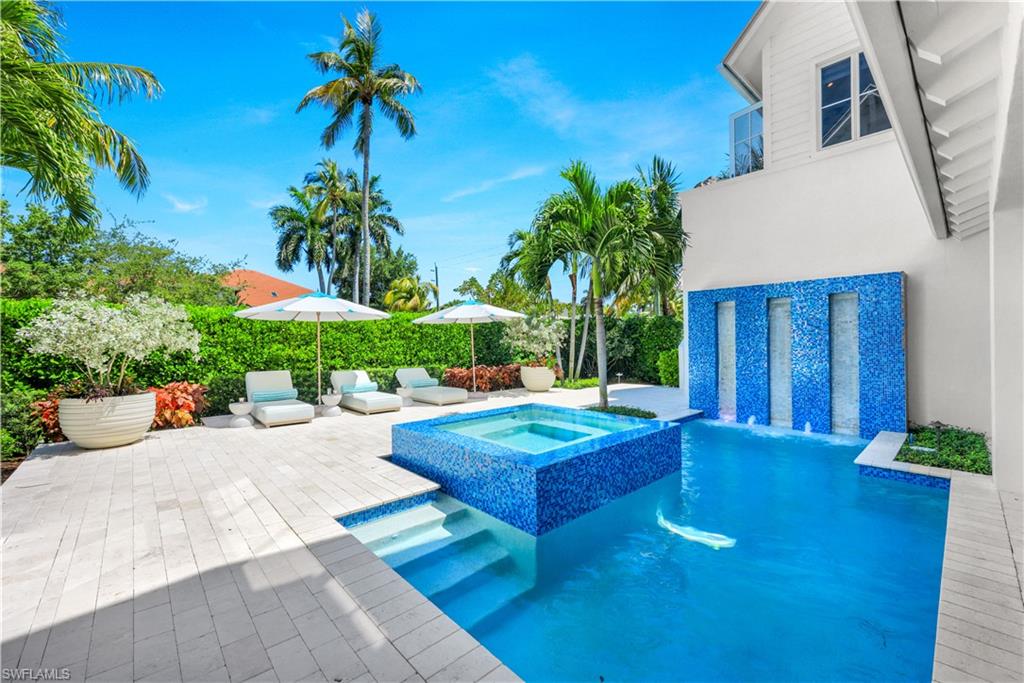 OLDE NAPLES - Residential