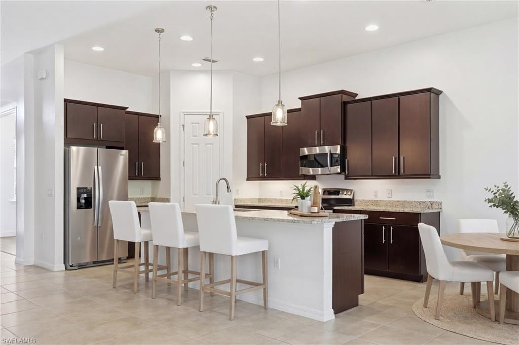 BANYAN BAY - Residential