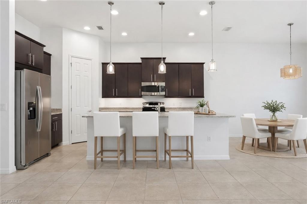 BANYAN BAY - Residential