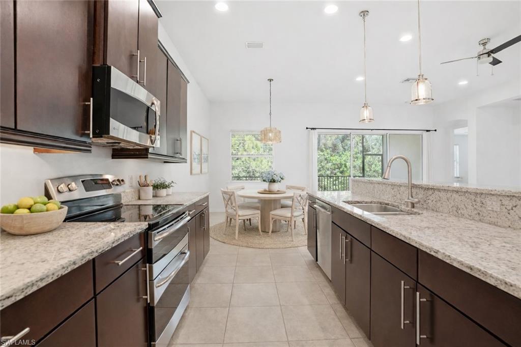 BANYAN BAY - Residential