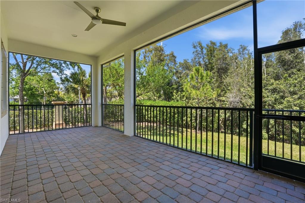 BANYAN BAY - Residential