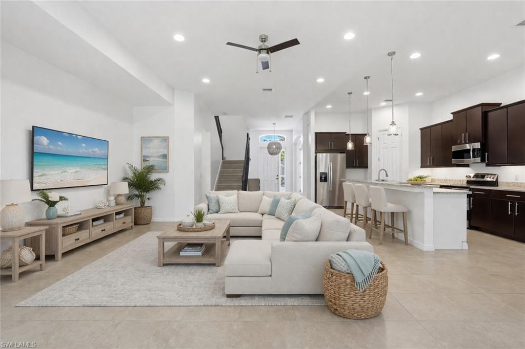 BANYAN BAY - Residential