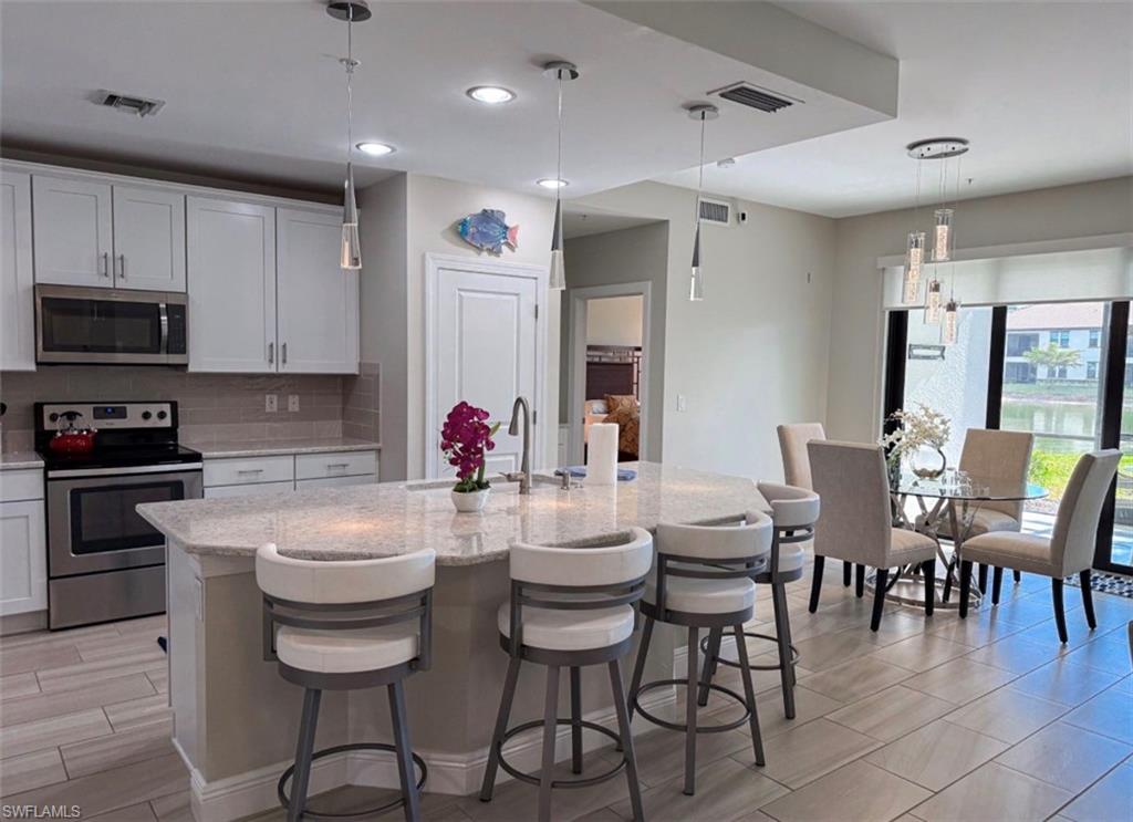 CARRIAGE HOMES AT LIVINGSTON LAKES - Residential Lease