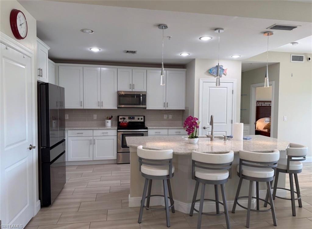 CARRIAGE HOMES AT LIVINGSTON LAKES - Residential Lease