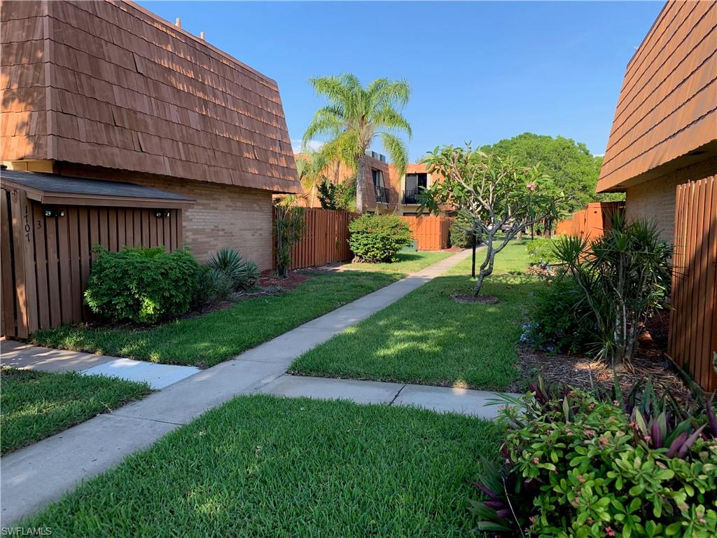 PARKWOODS TOWNHOUSE COMMUNITY - Residential