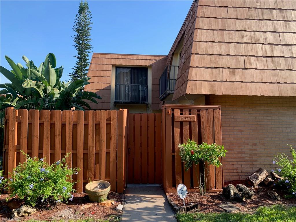 PARKWOODS TOWNHOUSE COMMUNITY - Residential