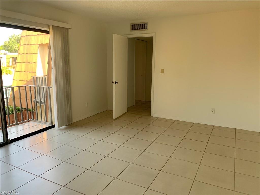 PARKWOODS TOWNHOUSE COMMUNITY - Residential