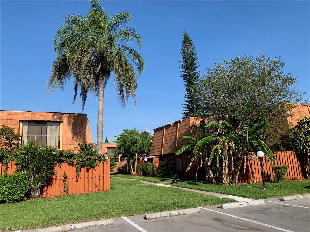 PARKWOODS TOWNHOUSE COMMUNITY - Residential