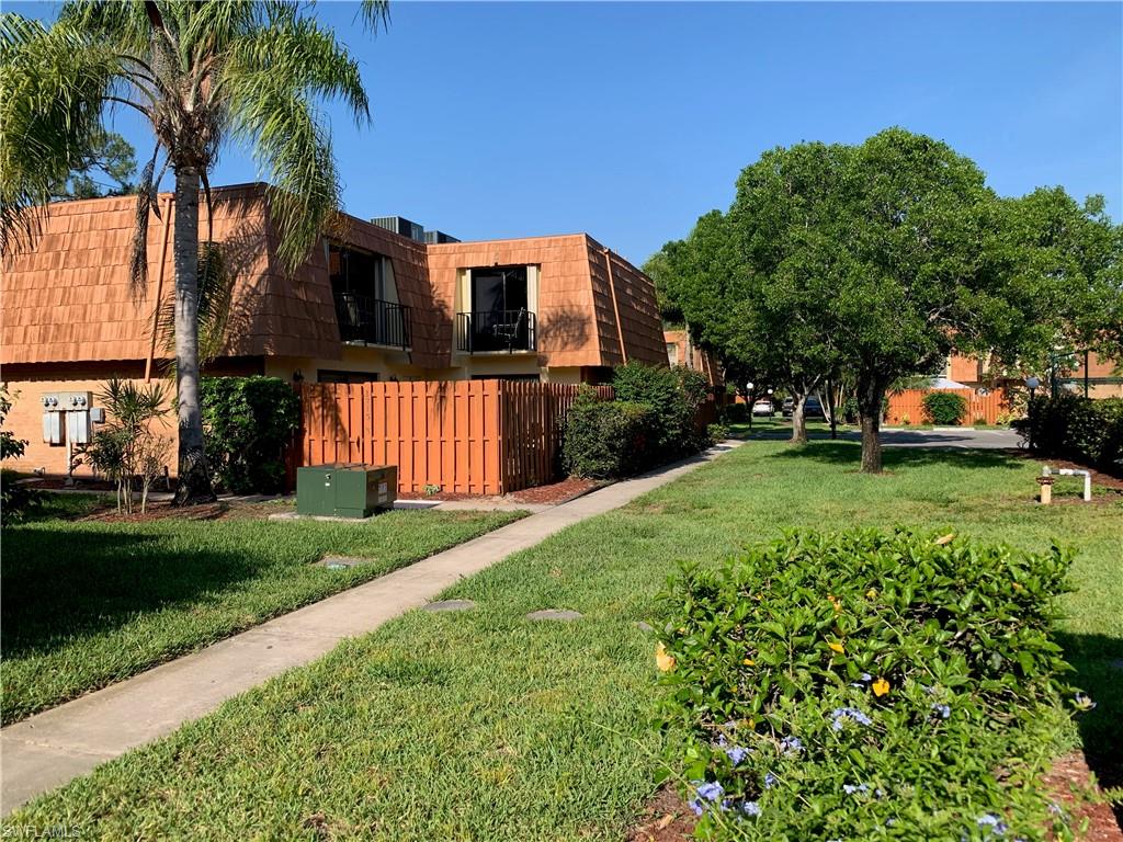 PARKWOODS TOWNHOUSE COMMUNITY - Residential