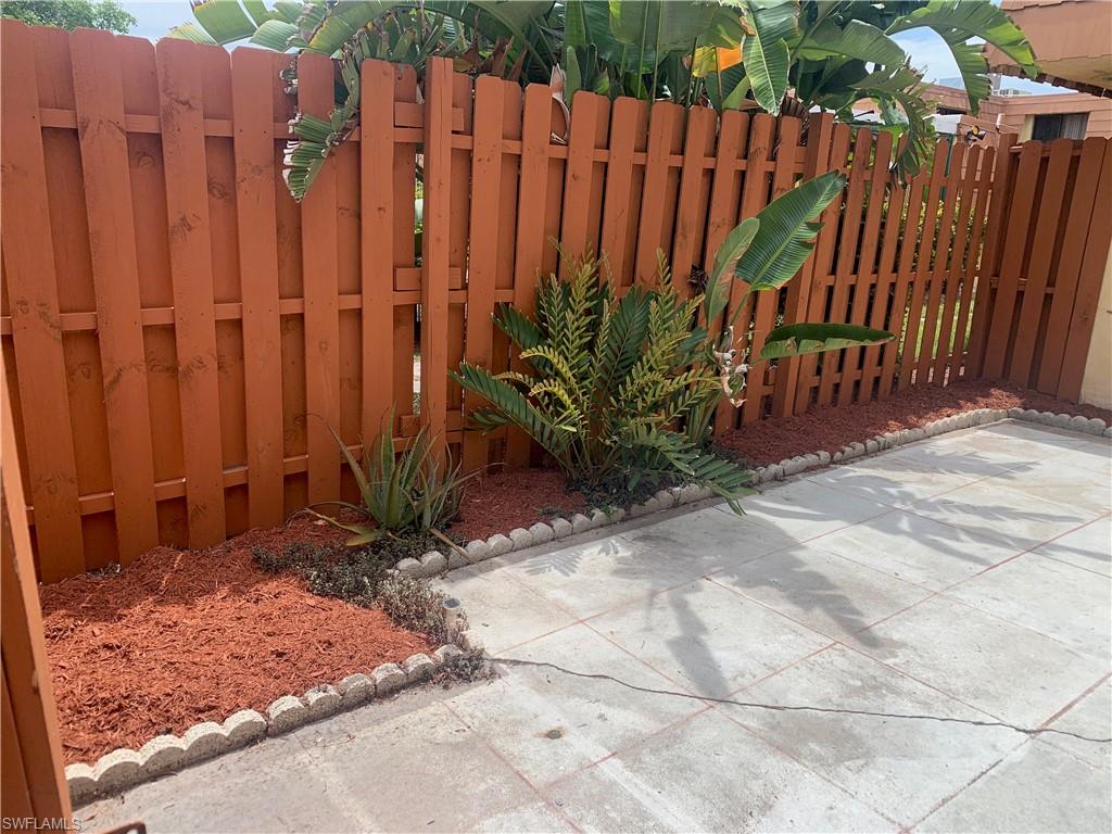 PARKWOODS TOWNHOUSE COMMUNITY - Residential