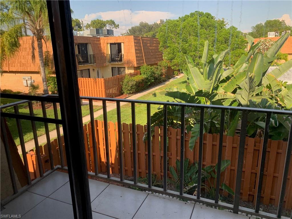 PARKWOODS TOWNHOUSE COMMUNITY - Residential