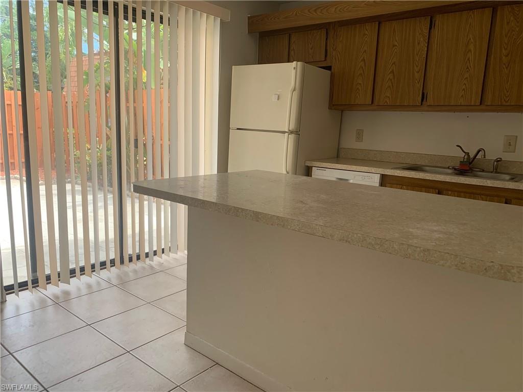 PARKWOODS TOWNHOUSE COMMUNITY - Residential