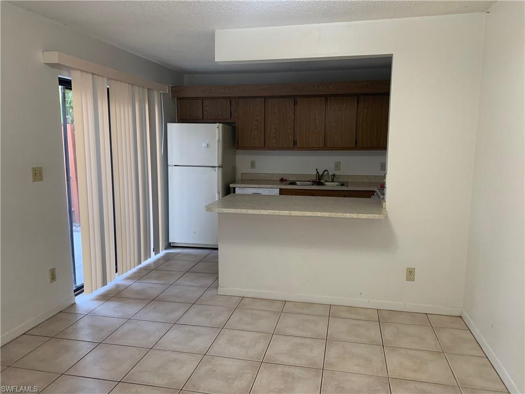 PARKWOODS TOWNHOUSE COMMUNITY - Residential