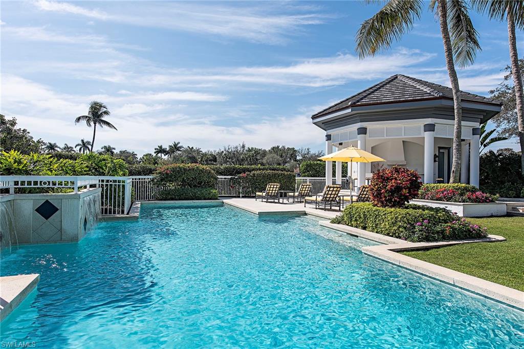 ESTATES AT BAY COLONY GOLF CLUB - Residential