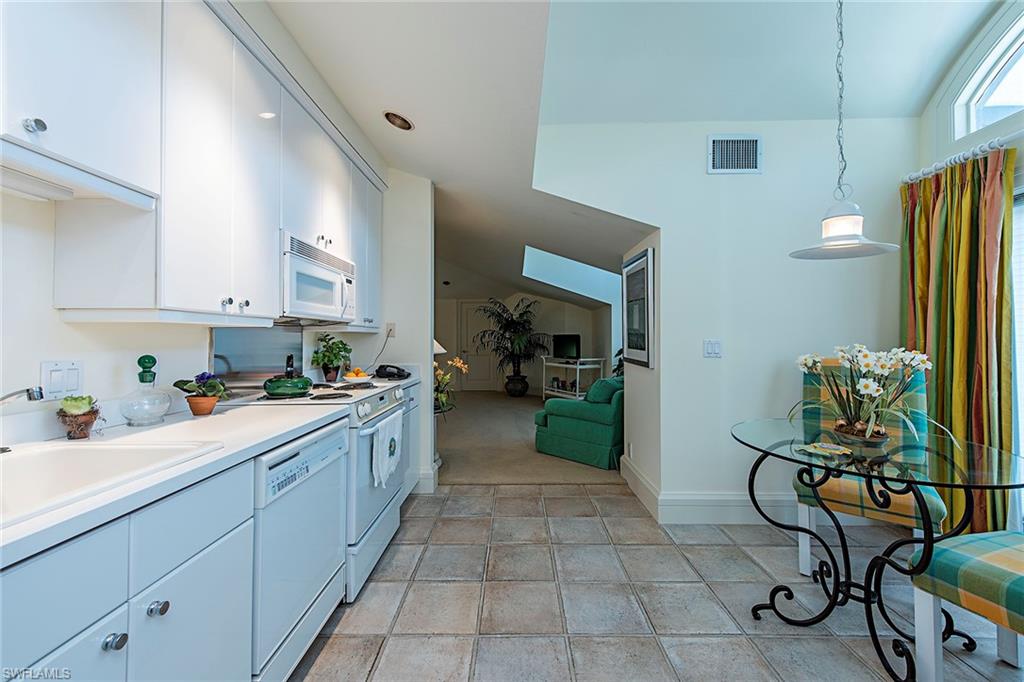 ESTATES AT BAY COLONY GOLF CLUB - Residential