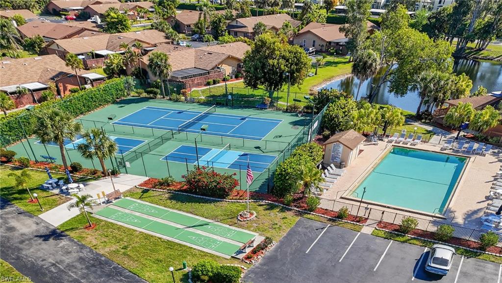 ROYAL WOODS - Residential