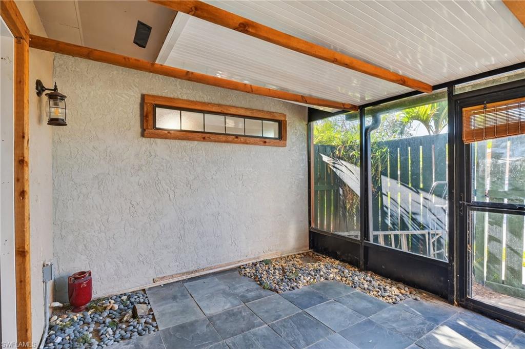 ROYAL WOODS - Residential