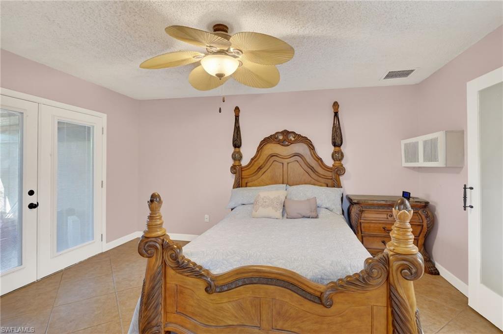 ROYAL WOODS - Residential