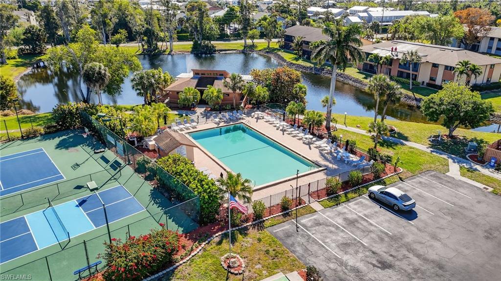 ROYAL WOODS - Residential