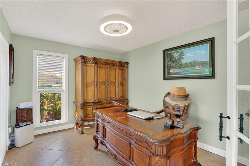 ROYAL WOODS - Residential