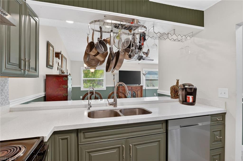 ROYAL WOODS - Residential