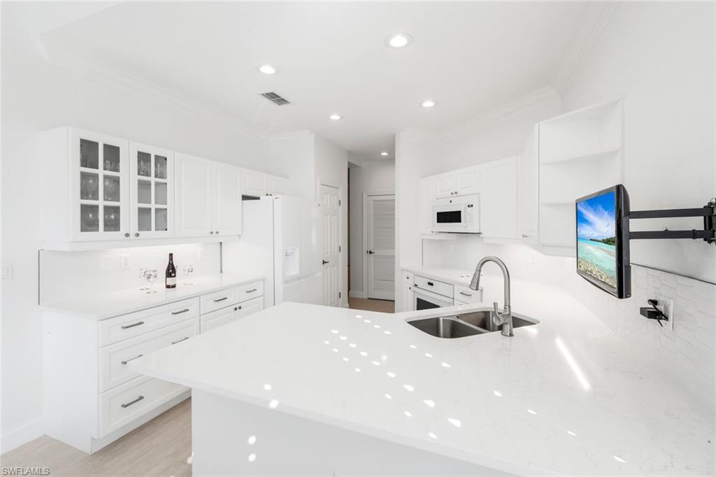 THE HAMPTONS - Residential