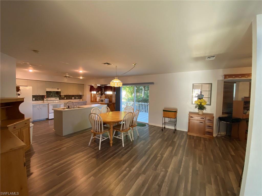 SAN CARLOS PARK - Residential