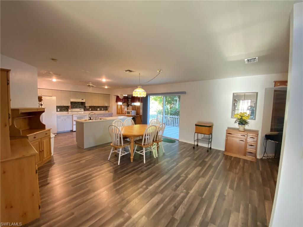 SAN CARLOS PARK - Residential