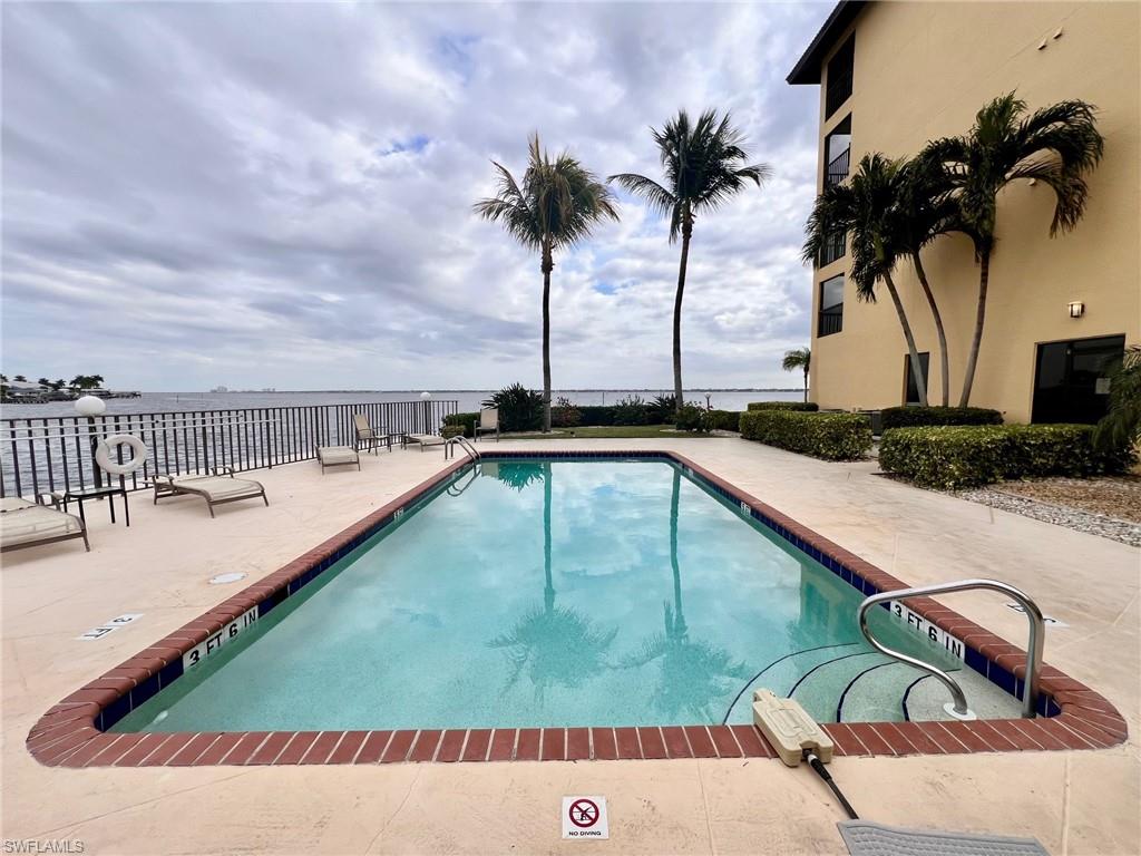 RIVERS CONDO - Residential Lease