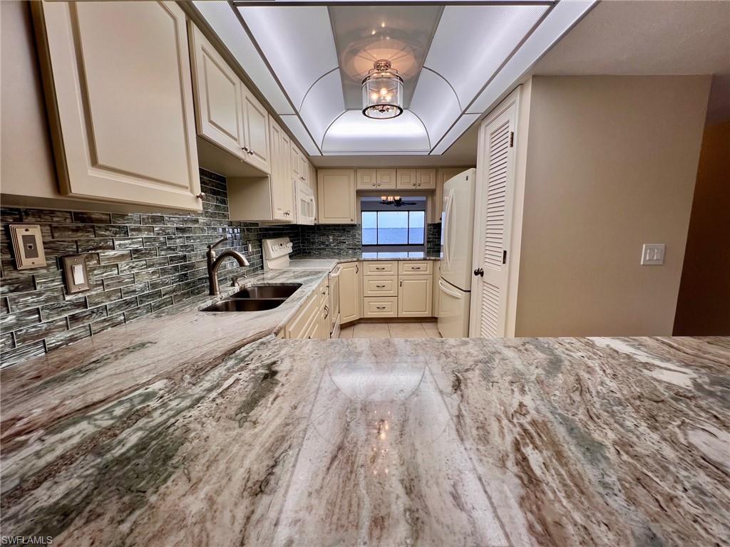 RIVERS CONDO - Residential Lease