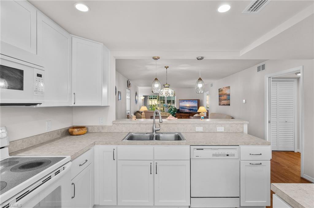 RIVER GATE CONDO - Residential