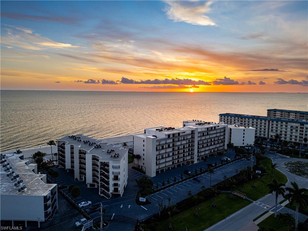 SEASCAPE CONDO - Residential