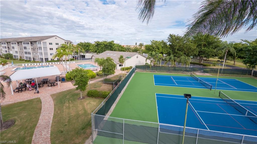 GOLFVIEW GOLF & RACQUET CLUB - Residential