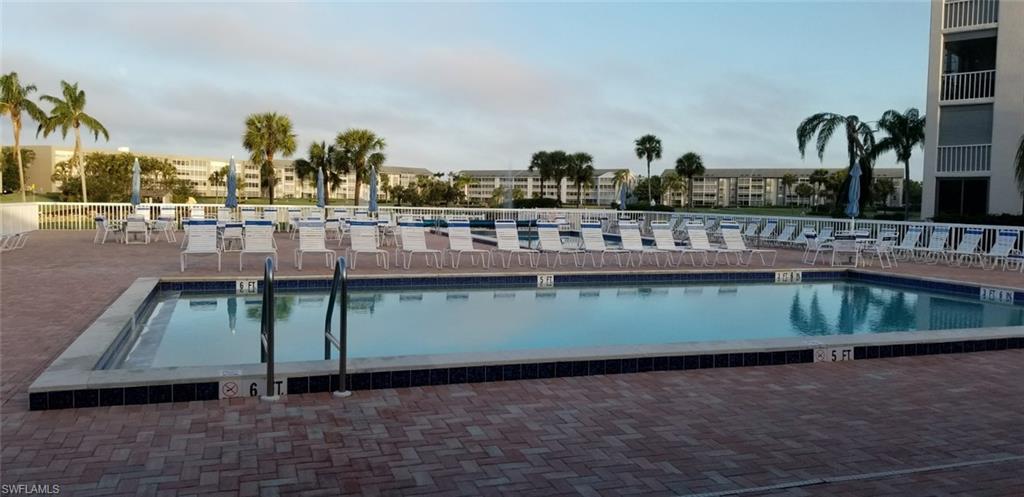 GOLFVIEW GOLF & RACQUET CLUB - Residential