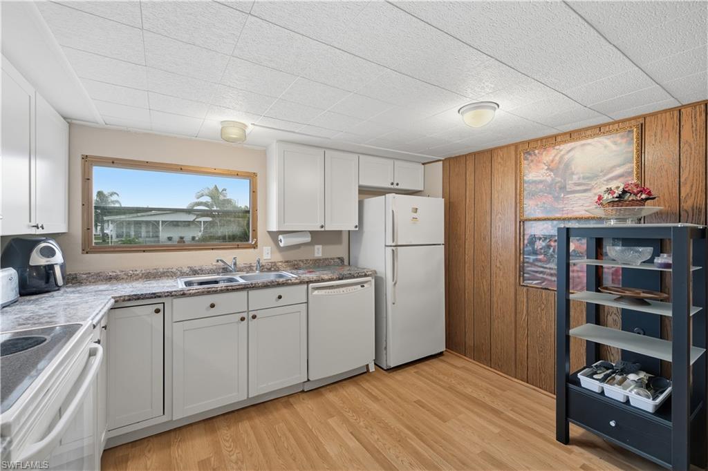 IMPERIAL HARBOR - Residential