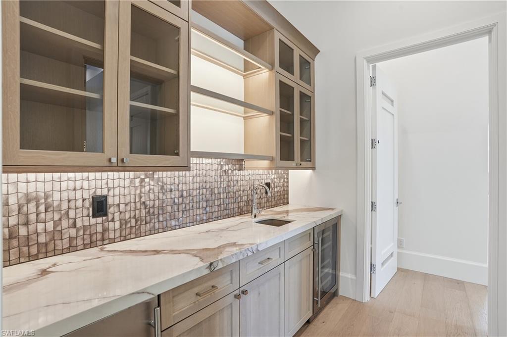 PARK SHORE - Residential